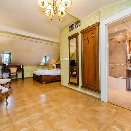 U Jezulatka Отель 4*