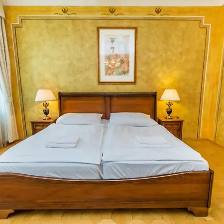 U Jezulatka Отель 4*